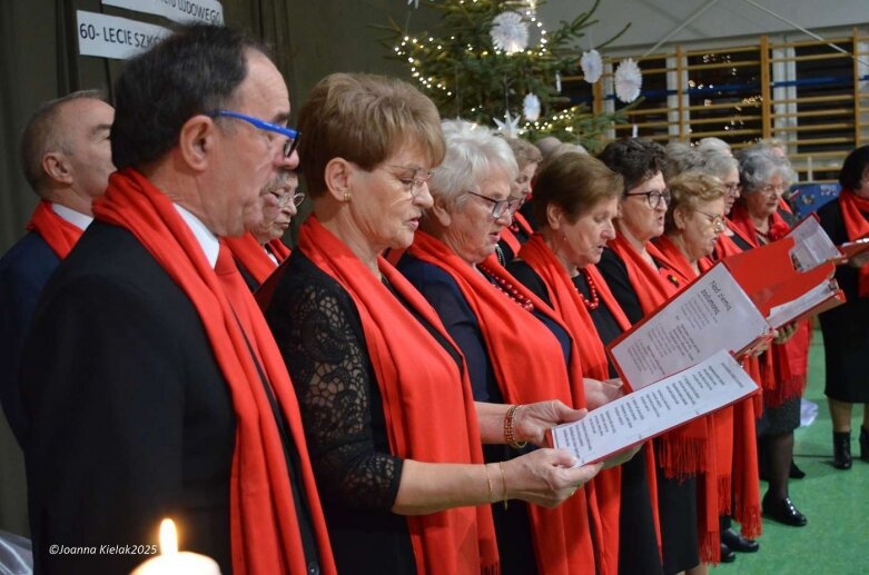  Wigilijny wieczór z Zespole Szkół w Głuchowie  