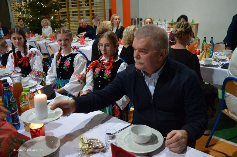  Wigilijny wieczór z Zespole Szkół w Głuchowie  