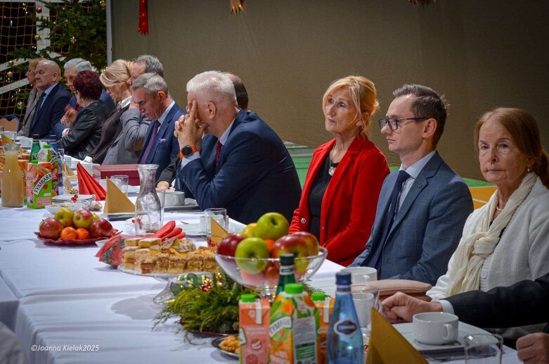  Wigilijny wieczór z Zespole Szkół w Głuchowie  