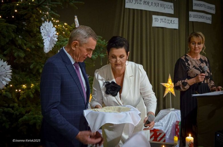  Wigilijny wieczór z Zespole Szkół w Głuchowie  