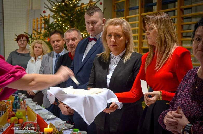  Wigilijny wieczór z Zespole Szkół w Głuchowie  