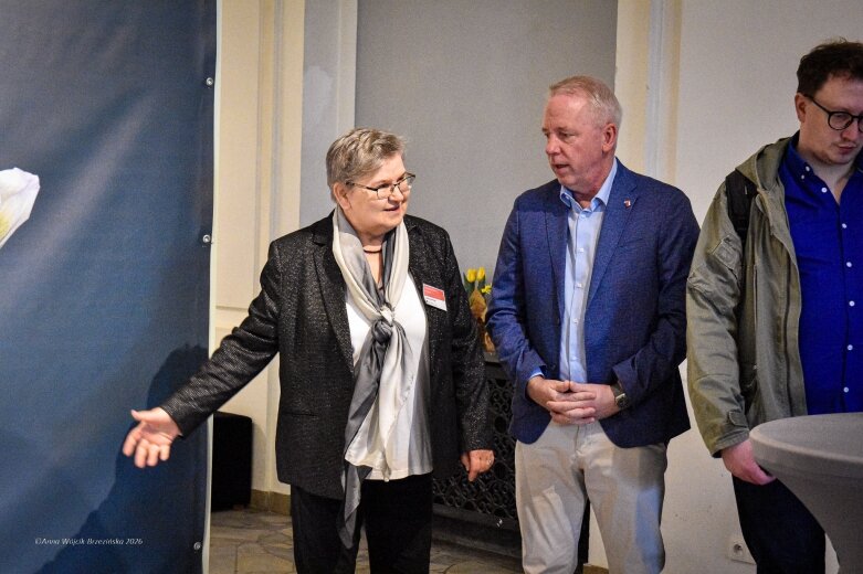  Trzy damy wśród tulipanów. Wilanów zakwitł, Skierniewice wybrzmiały 