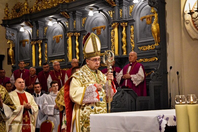  II Synod Diecezji Łowickiej. Inauguracja w katedrze w Łowiczu 