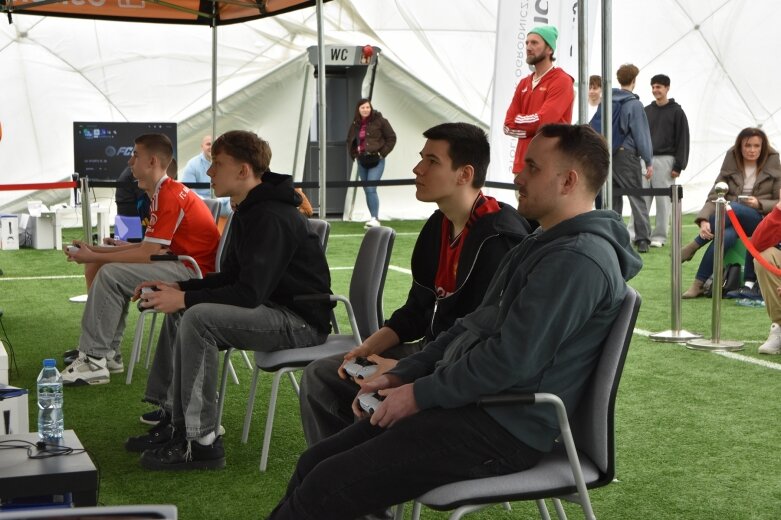  To już 4. edycja Skierniewickiego Turnieju Gry FIFA 