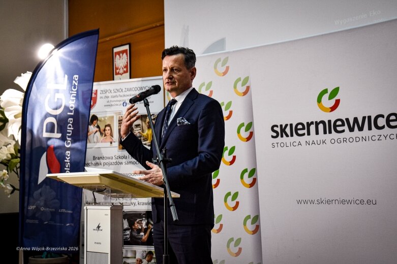 Polska Grupa Lotnicza podpisała z miastem list intencyjny. Mechanik  w Skierniewicach otworzy klasę lotniczą?