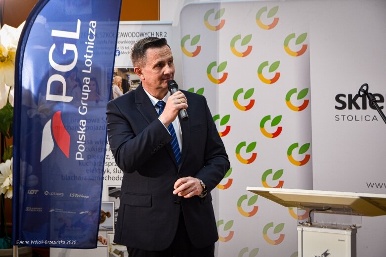  To może być jeden z najważniejszych nowych kierunków dla szkolnictwa zawodowego w Skierniewicach. Mechanik podpisał list intencyjny z Polską Grupą Lotniczą, a stawką są przyszłe kadry dla branży lotniczej. 