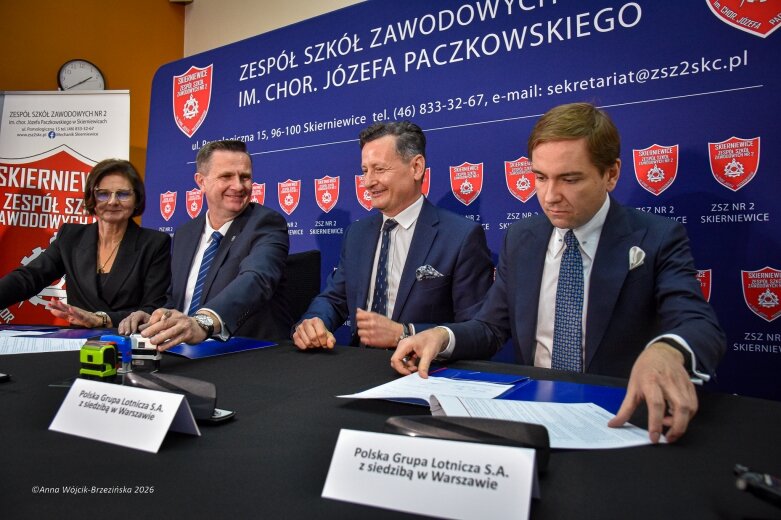  To może być jeden z najważniejszych nowych kierunków dla szkolnictwa zawodowego w Skierniewicach. Mechanik podpisał list intencyjny z Polską Grupą Lotniczą, a stawką są przyszłe kadry dla branży lotniczej. 