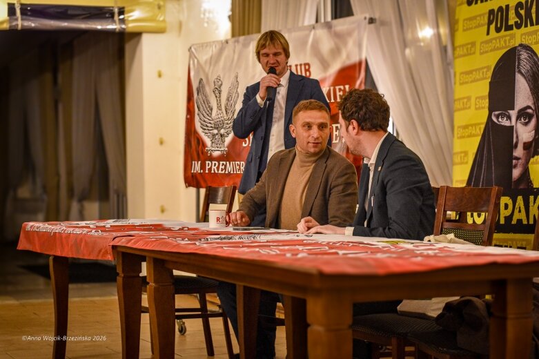 Polska jako wspólnota oblężona. Drugi Klub Gazety Polskiej zaprosił Roberta Bąkiewicza