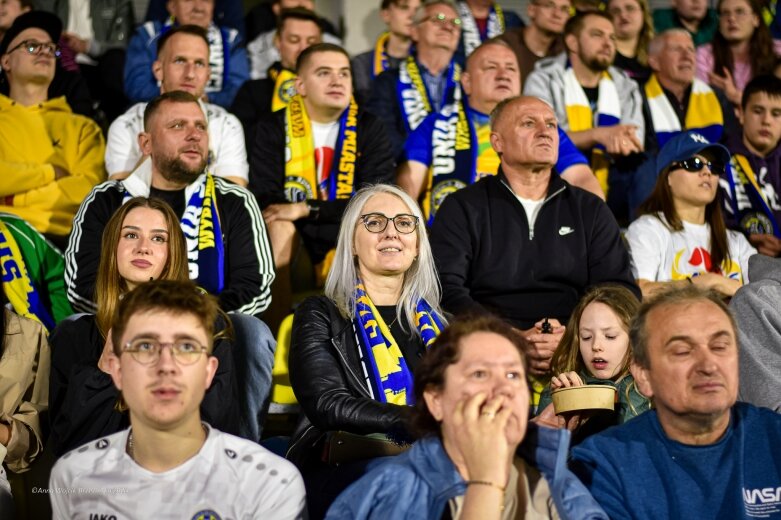  Pożegnanie Unii z II ligą. Ten mecz wygrali kibice 