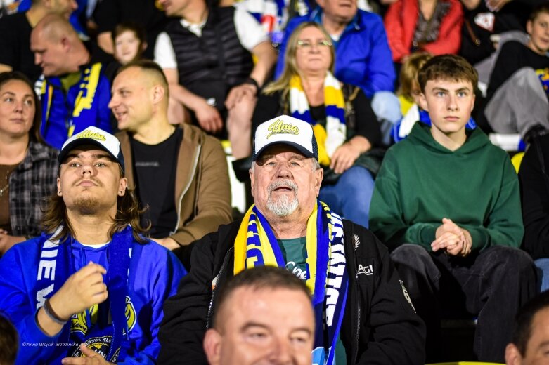  Pożegnanie Unii z II ligą. Ten mecz wygrali kibice 