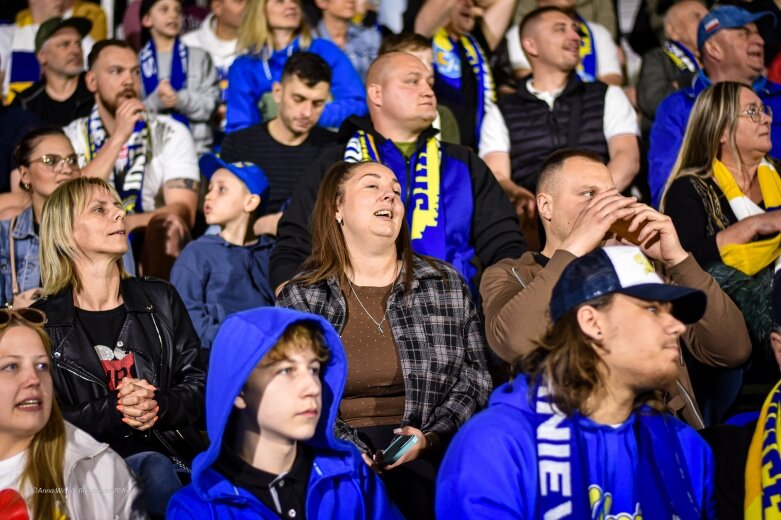  Pożegnanie Unii z II ligą. Ten mecz wygrali kibice 
