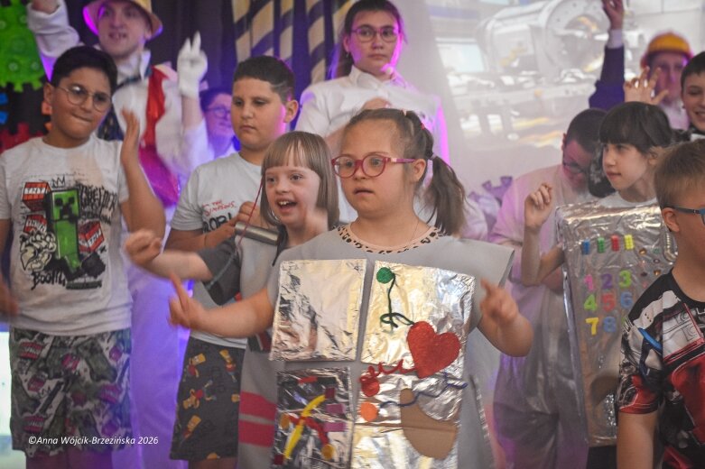  „Nie trzeba dzieci naprawiać”. Mocne przesłanie uczniów SOSW w Skierniewicach 