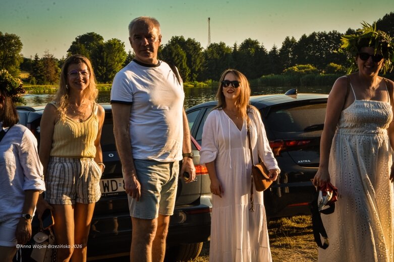  Najkrótsza noc, najdłuższe czary. Jelenie w terenie szukały kwiatu paproci 