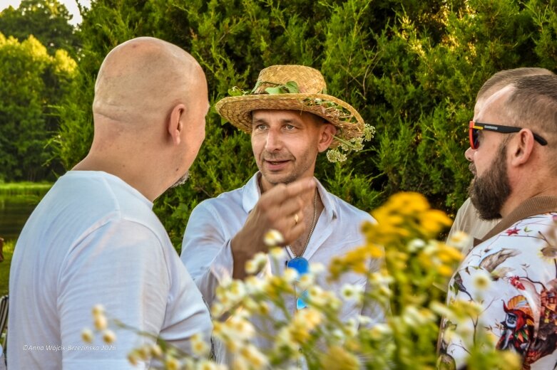  Najkrótsza noc, najdłuższe czary. Jelenie w terenie szukały kwiatu paproci 