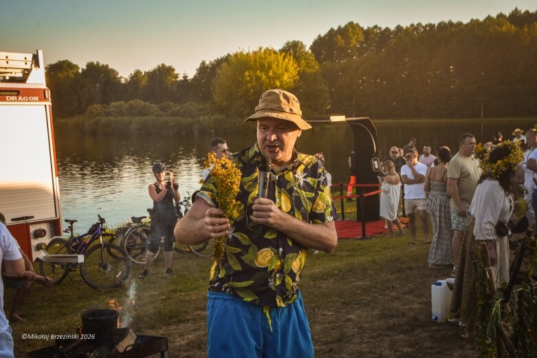  Najkrótsza noc, najdłuższe czary. Jelenie w terenie szukały kwiatu paproci 