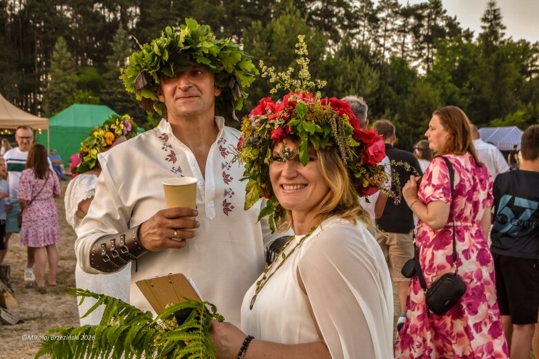  Najkrótsza noc, najdłuższe czary. Jelenie w terenie szukały kwiatu paproci 