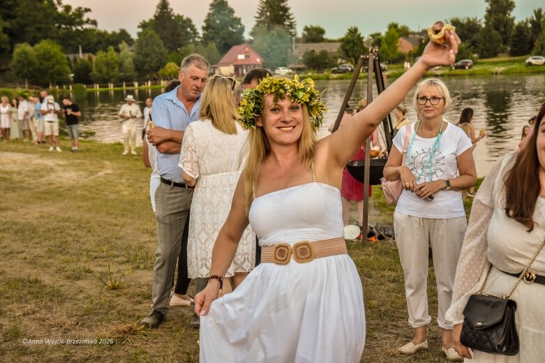  Najkrótsza noc, najdłuższe czary. Jelenie w terenie szukały kwiatu paproci 