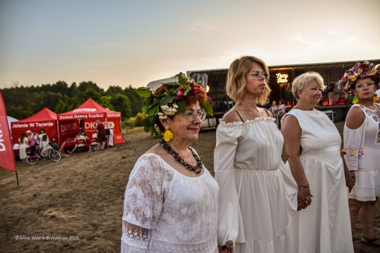  Najkrótsza noc, najdłuższe czary. Jelenie w terenie szukały kwiatu paproci 