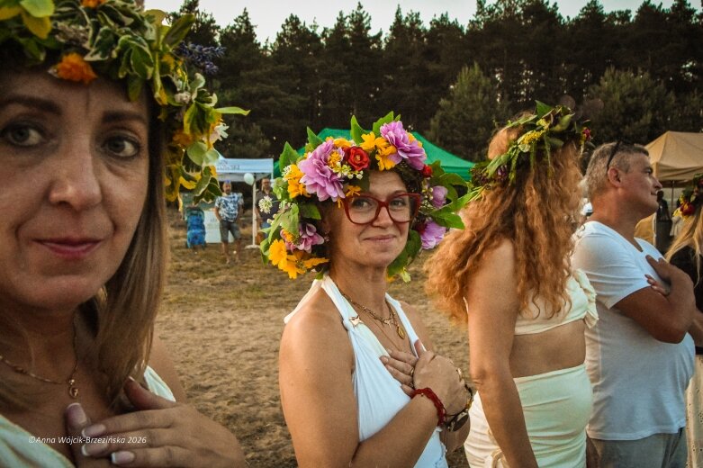  Najkrótsza noc, najdłuższe czary. Jelenie w terenie szukały kwiatu paproci 