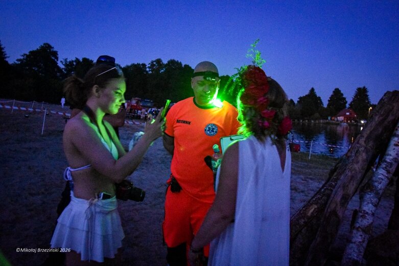  Najkrótsza noc, najdłuższe czary. Jelenie w terenie szukały kwiatu paproci 