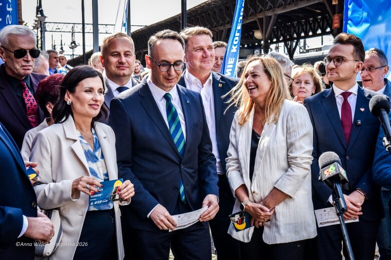 Po 25 latach pociągi mają wrócić do Mszczonowa. Umowa za blisko 1,5 mld zł
