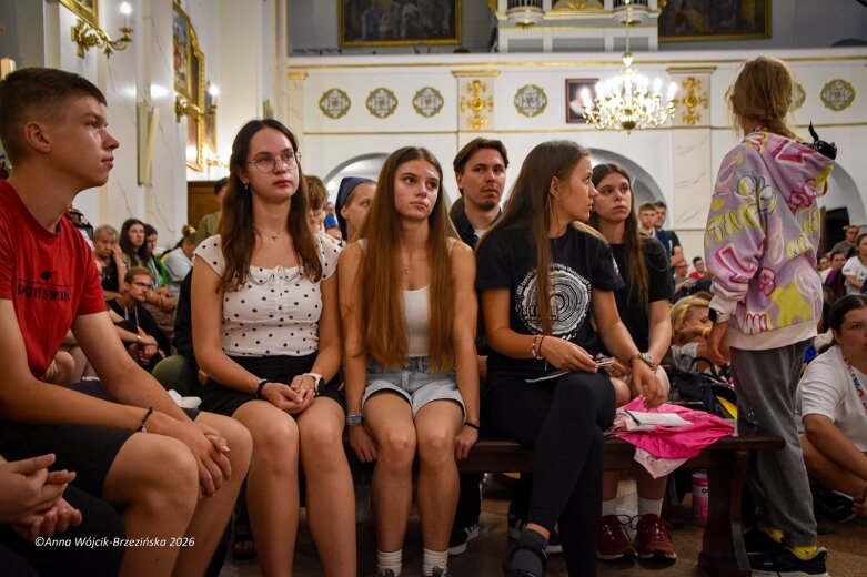  Łowicka pielgrzymka wróciła do Makowa młodsza niż przed rokiem 