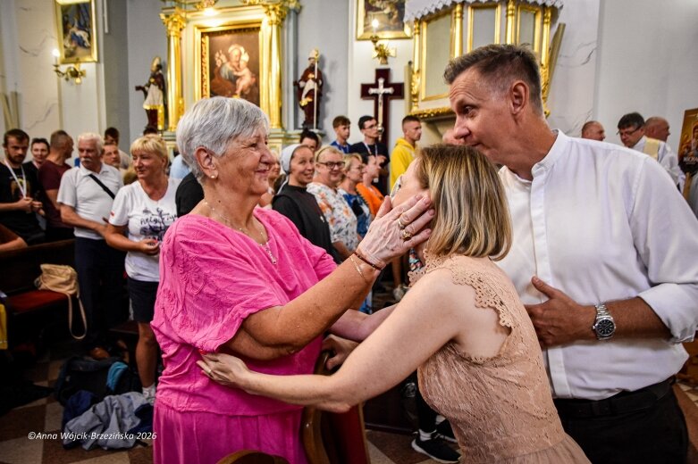  Łowicka pielgrzymka wróciła do Makowa młodsza niż przed rokiem 