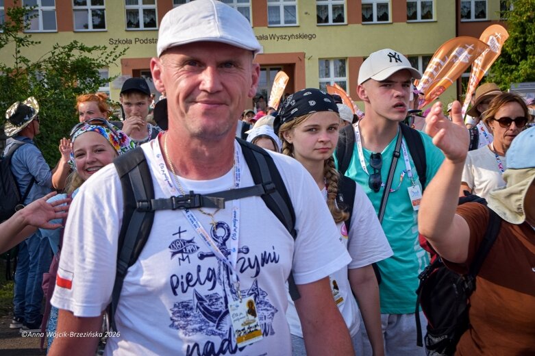  Łowicka pielgrzymka wróciła do Makowa młodsza niż przed rokiem 