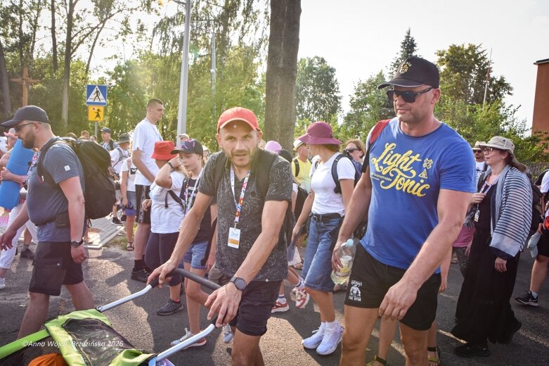  Łowicka pielgrzymka wróciła do Makowa młodsza niż przed rokiem 