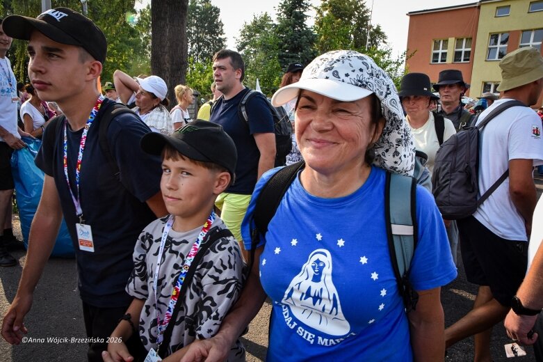  Łowicka pielgrzymka wróciła do Makowa młodsza niż przed rokiem 