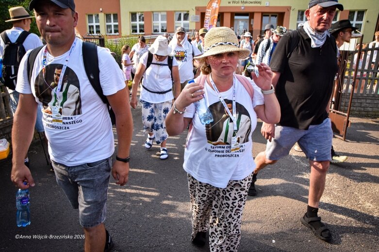  Łowicka pielgrzymka wróciła do Makowa młodsza niż przed rokiem 