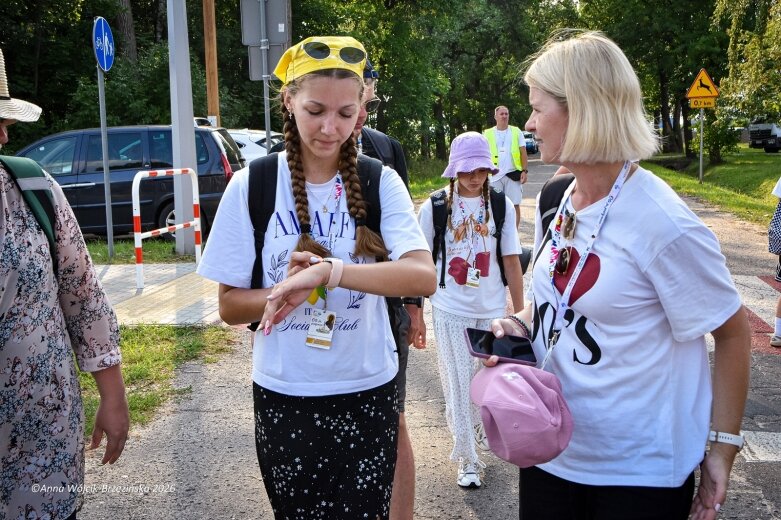  Łowicka pielgrzymka wróciła do Makowa młodsza niż przed rokiem 