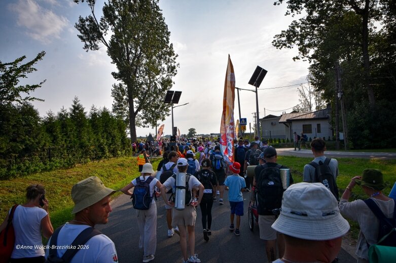  Łowicka pielgrzymka wróciła do Makowa młodsza niż przed rokiem 