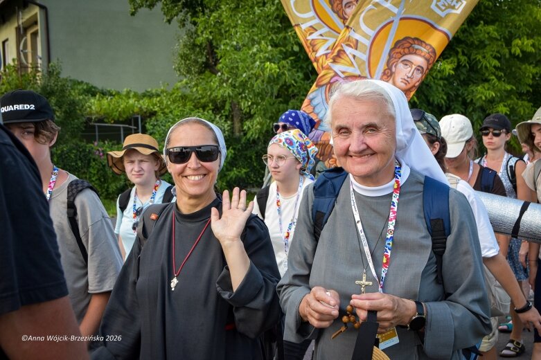  Łowicka pielgrzymka wróciła do Makowa młodsza niż przed rokiem 