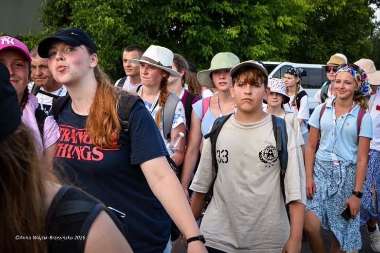 Łowicka pielgrzymka wróciła do Makowa młodsza niż przed rokiem 