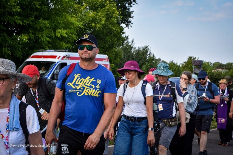  Łowicka pielgrzymka wróciła do Makowa młodsza niż przed rokiem 