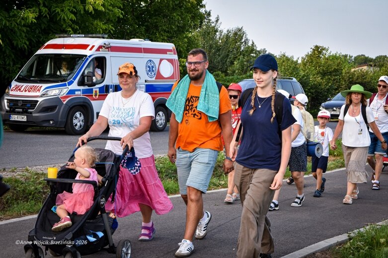  Łowicka pielgrzymka wróciła do Makowa młodsza niż przed rokiem 
