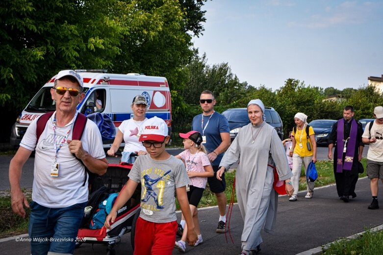  Łowicka pielgrzymka wróciła do Makowa młodsza niż przed rokiem 