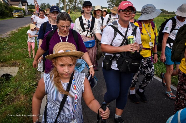  Łowicka pielgrzymka wróciła do Makowa młodsza niż przed rokiem 