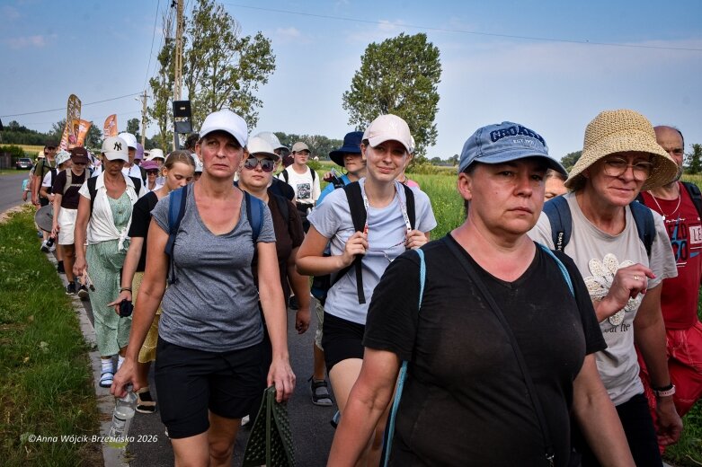  Łowicka pielgrzymka wróciła do Makowa młodsza niż przed rokiem 