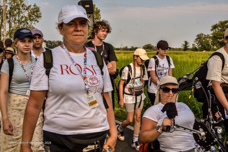  Łowicka pielgrzymka wróciła do Makowa młodsza niż przed rokiem 