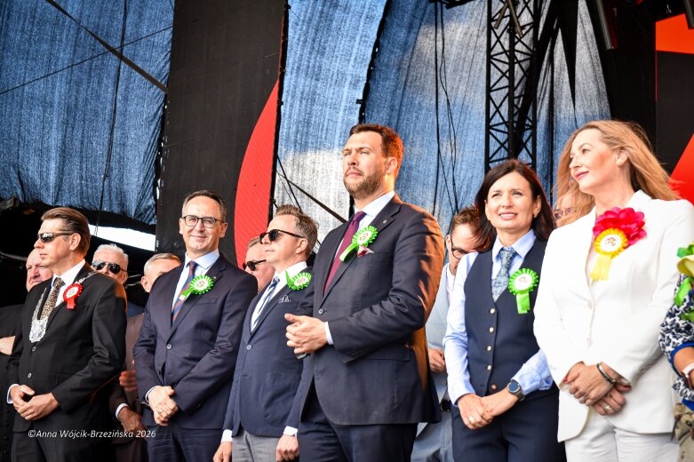  Parada, duma i klucz do pałacu. Skierniewice otworzyły Święto Kwiatów 