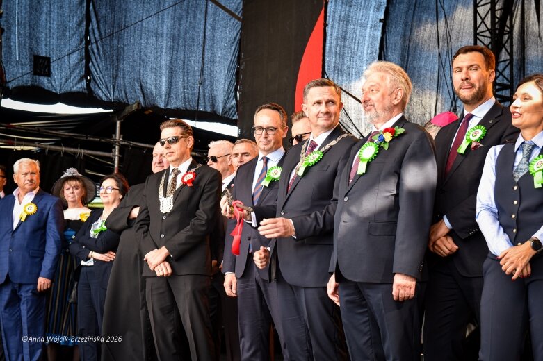  Parada, duma i klucz do pałacu. Skierniewice otworzyły Święto Kwiatów 