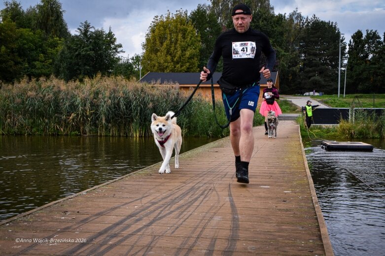  K9B nad Zalewem Zadębie. Człowiek i pies na jednej trasie 