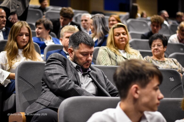  Ponad 250 uczniów odebrało stypendia Prezydenta Miasta Skierniewice 